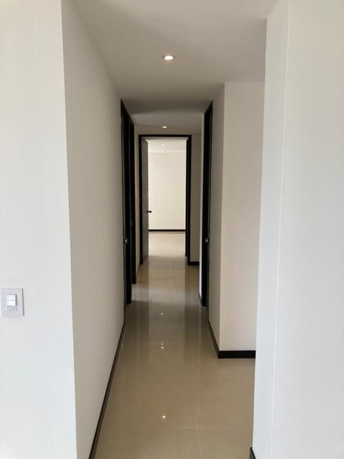 Apartamento en venta en El Poblado, Medellín · foto 5 de 12
