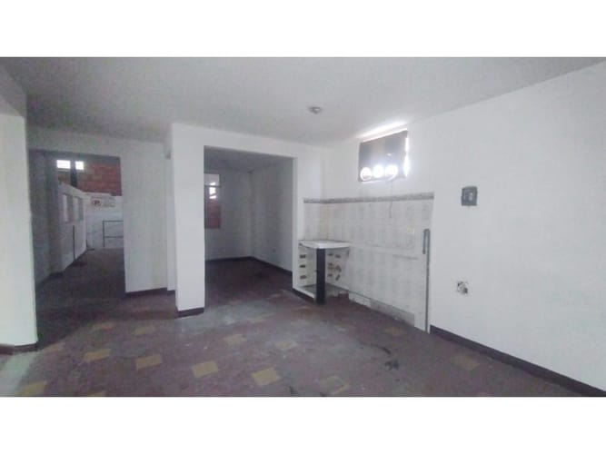 Casa de 3 alcobas en venta en Bretaña, Cali, 370 m² · foto 5 de 18