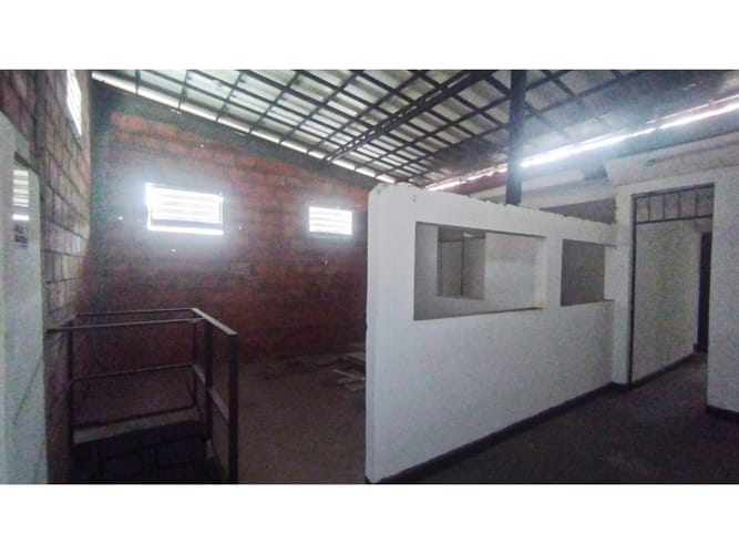Casa de 3 alcobas en venta en Bretaña, Cali, 370 m² · foto 6 de 18