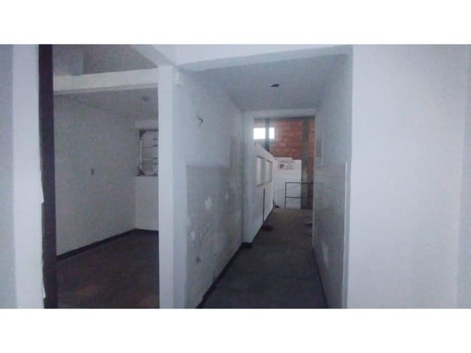 Casa de 3 alcobas en venta en Bretaña, Cali, 370 m² · foto 13 de 18