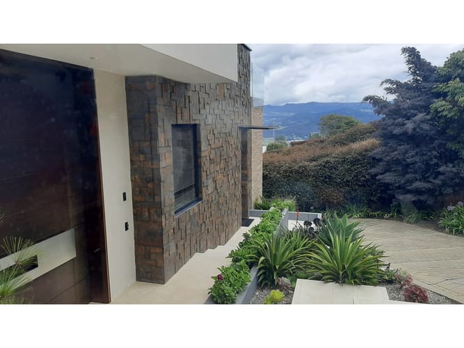 Casa de 4 alcobas en venta en Mercenario, Sopó, 378 m² · foto 3 de 24