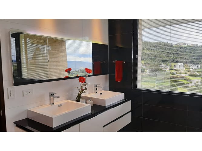 Casa de 4 alcobas en venta en Mercenario, Sopó, 378 m² · foto 18 de 24