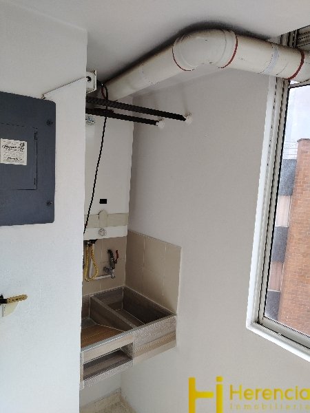 Apartamento en arriendo en Laureles, Medellín · foto 5 de 24