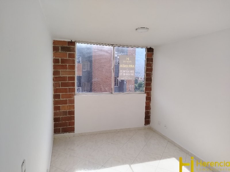Apartamento en arriendo en Laureles, Medellín · foto 7 de 24