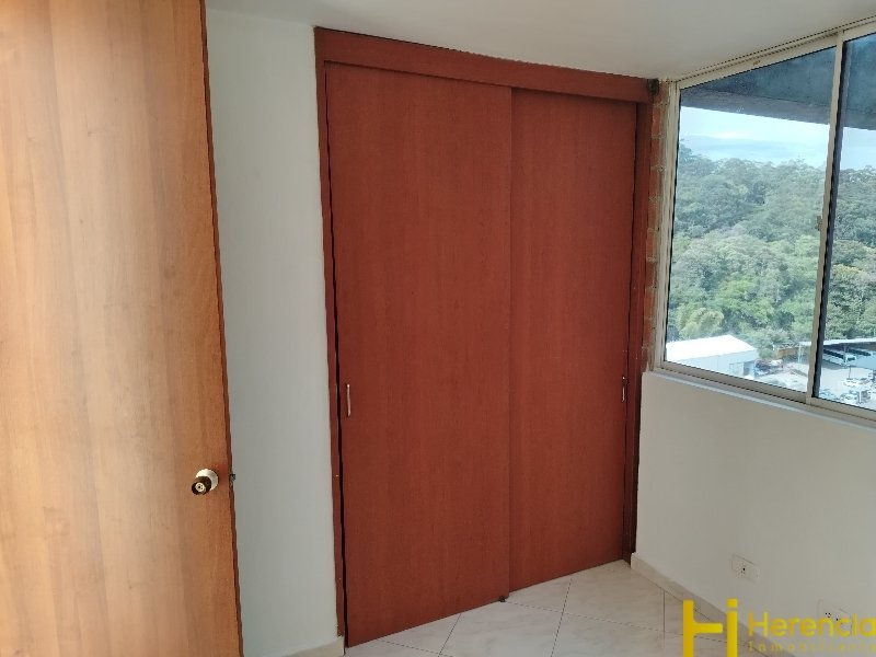 Apartamento en arriendo en Laureles, Medellín · foto 13 de 24
