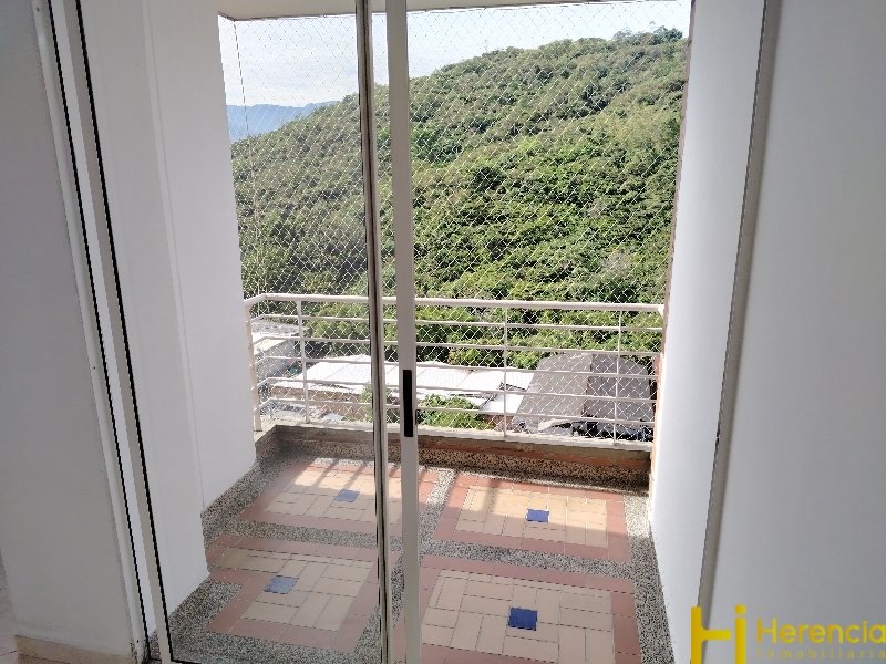 Apartamento en arriendo en Laureles, Medellín · foto 16 de 24