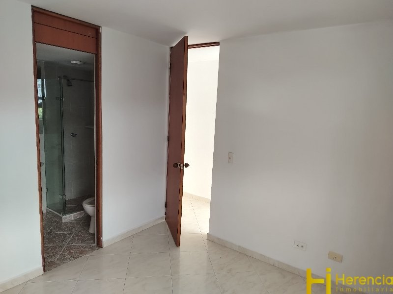 Apartamento en arriendo en Laureles, Medellín · foto 18 de 24