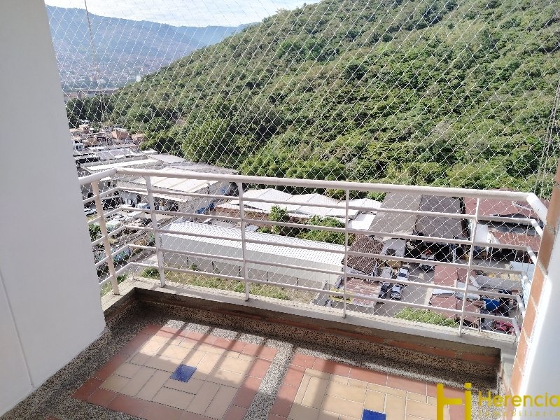 Apartamento en arriendo en Laureles, Medellín · foto 24 de 24