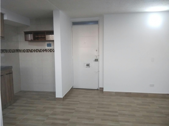 Apartamento de 2 alcobas en venta en Fontibon, Bogotá, 41 m² · foto 2 de 13