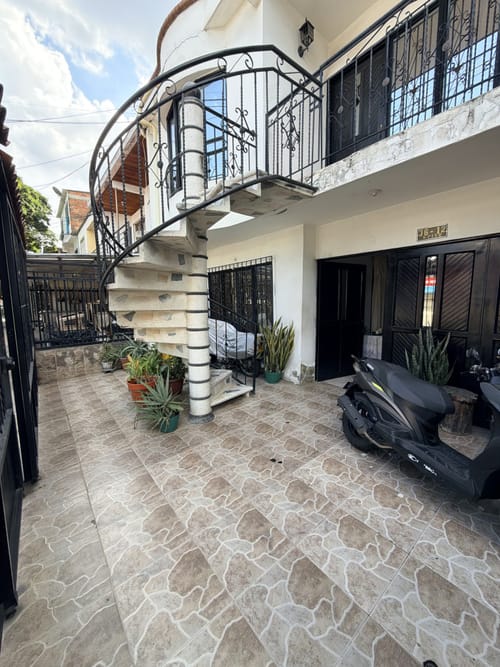 Casa de 7 alcobas en venta en El Jardin, Cali, 230 m² · foto 4 de 21