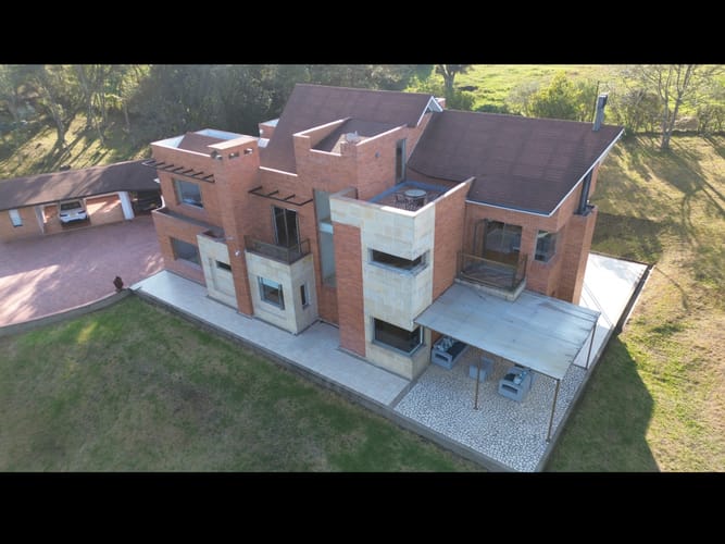 Casa de 6 alcobas en venta en San Gabriel, Sopó, 558 m² · foto 2 de 24