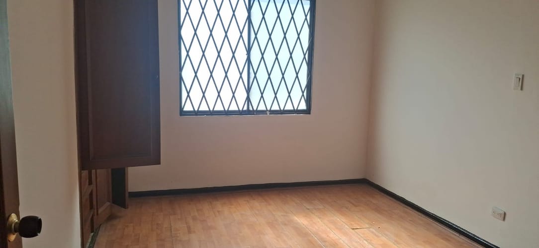 Casa de 5 alcobas en venta en Pampa Linda, Cali, 300 m² · foto 8 de 12
