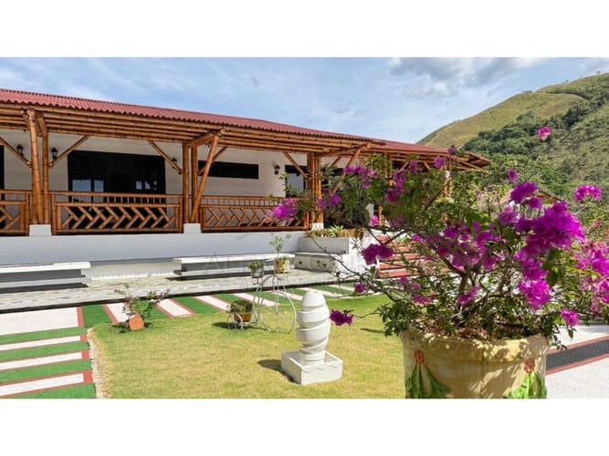 Casa de 7 alcobas en venta en El Totumo, Ibagué, 2000 m² · foto 4 de 24