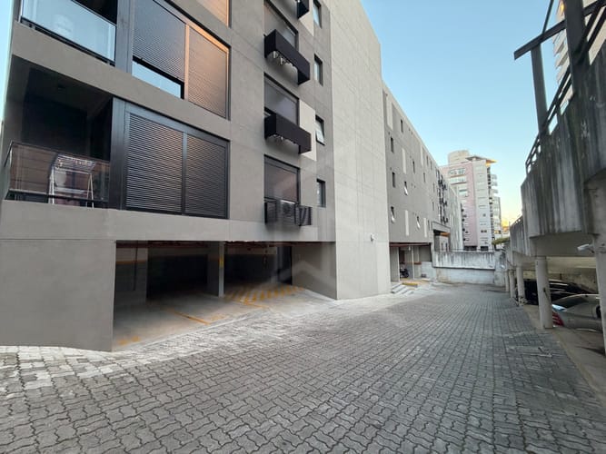 Alquiler Dos Cochera en alquiler de 10 m² en Tres Cruces · Foto 5