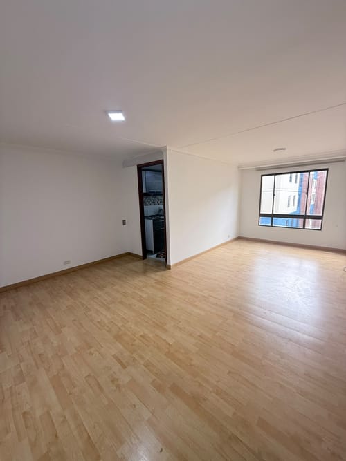 Apartamento de 3 alcobas en venta en Fontibon, Bogotá, 67 m² · foto 3 de 19