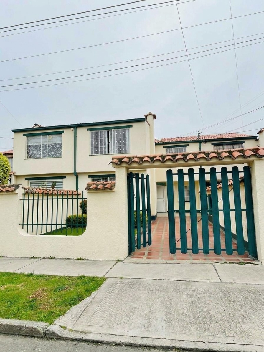 Casa en venta en Villa Magdala, Bogotá · foto 2 de 13