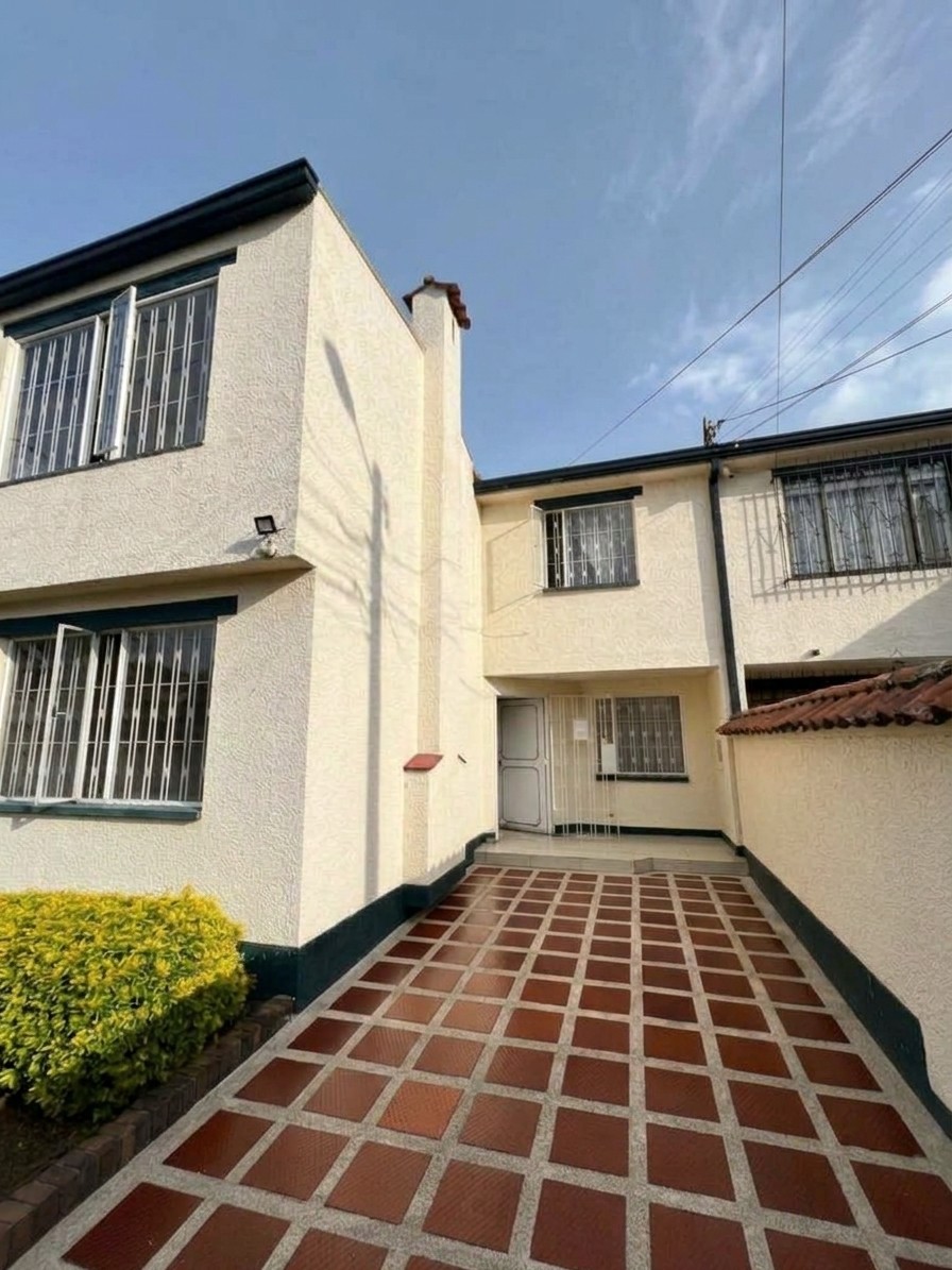 Casa en venta en Villa Magdala, Bogotá · foto 3 de 13