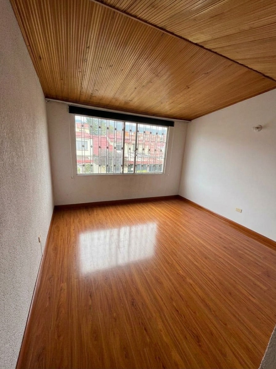Casa en venta en Villa Magdala, Bogotá · foto 10 de 13