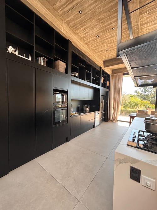 ALQUILER CASA EXCLUSIVA 5 DORMITORIOS BARRIO PRIVADO CARMEL · Foto 4