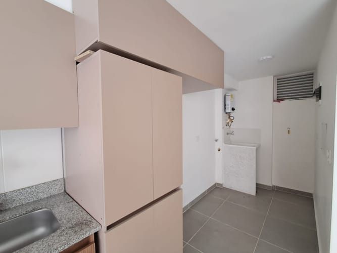 Apartamento de 2 alcobas en venta en Las Antillas, Envigado, 61 m² · foto 8 de 20