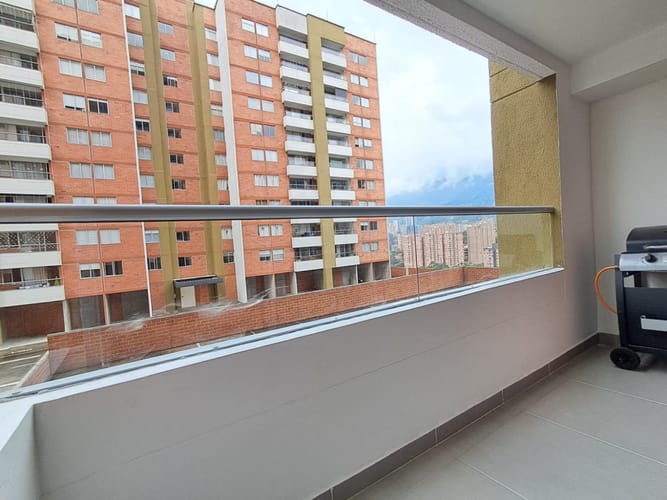 Apartamento de 2 alcobas en venta en Las Antillas, Envigado, 61 m² · foto 10 de 20
