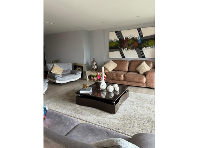 Apartamento de 3 alcobas en venta en Los Rosales, Bogotá, 211 m² · foto 3 de 24