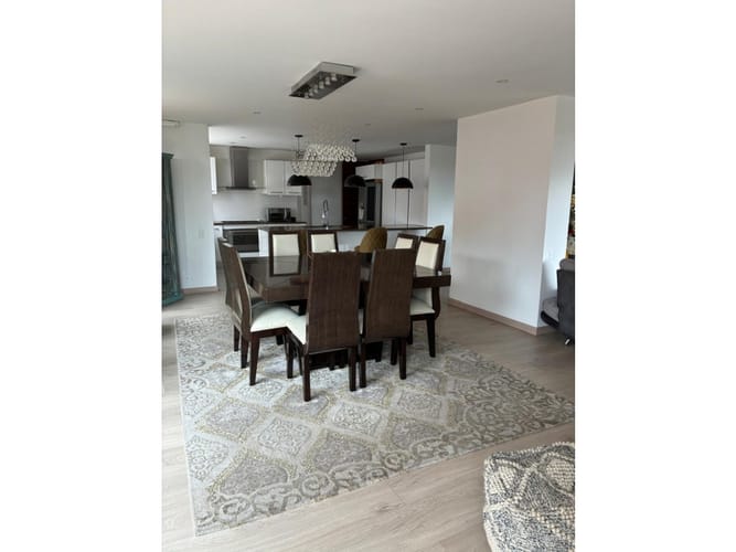 Apartamento de 3 alcobas en venta en Los Rosales, Bogotá, 211 m² · foto 4 de 24