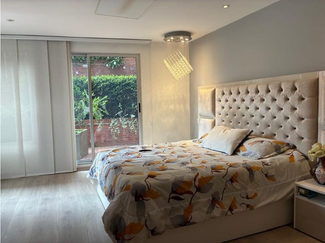 Apartamento de 3 alcobas en venta en Los Rosales, Bogotá, 211 m² · foto 16 de 24
