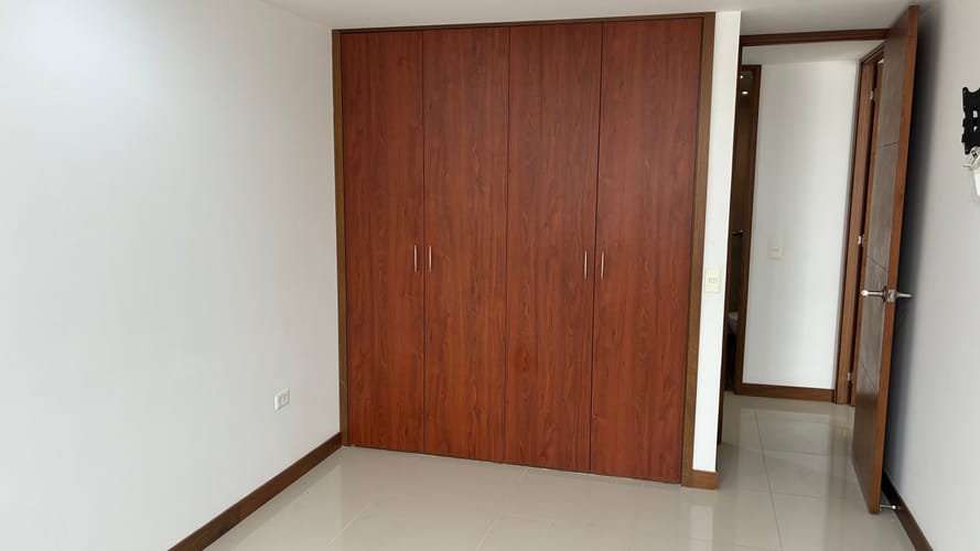 Apartamento de 2 alcobas en venta en La Milagrosa, La Ceja, 132 m² · foto 2 de 19