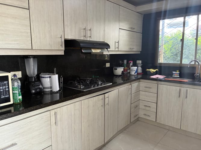 Casa de 5 alcobas en venta en Guayabito, Rionegro, 350 m² · foto 2 de 24