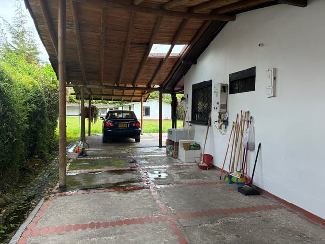 Casa de 5 alcobas en venta en Guayabito, Rionegro, 350 m² · foto 3 de 24
