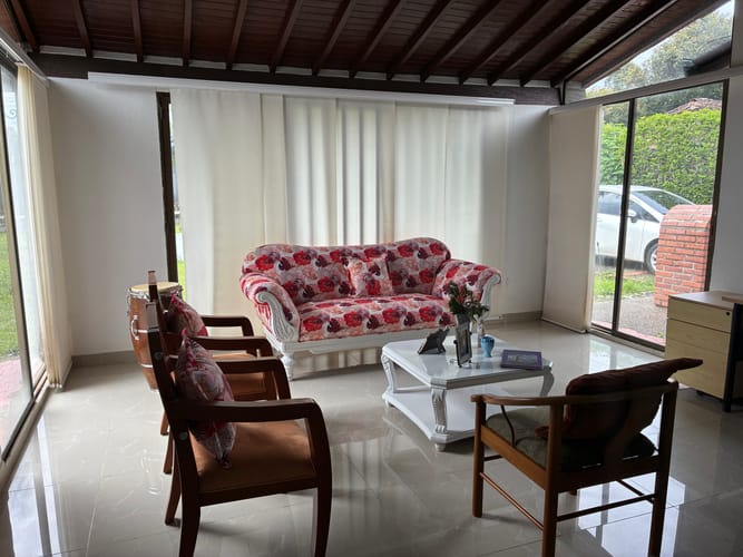 Casa de 5 alcobas en venta en Guayabito, Rionegro, 350 m² · foto 14 de 24