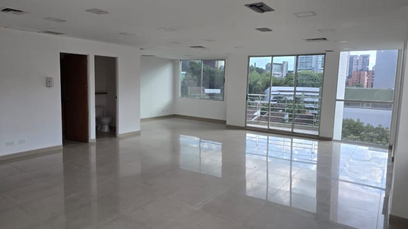 Oficina en arriendo en La Aguacatala, Medellín, 80 m² · foto 2 de 12