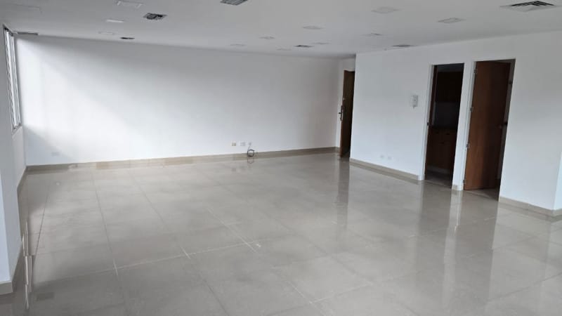 Oficina en arriendo en La Aguacatala, Medellín, 80 m² · foto 3 de 12