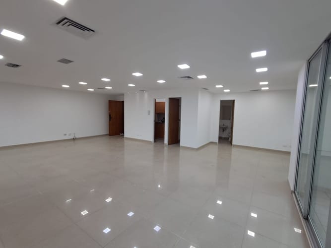 Oficina en arriendo en La Aguacatala, Medellín, 80 m² · foto 6 de 12