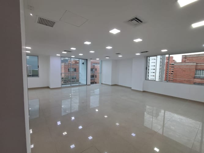 Oficina en arriendo en La Aguacatala, Medellín, 80 m² · foto 7 de 12