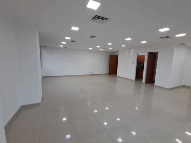 Oficina en arriendo en La Aguacatala, Medellín, 80 m² · foto 9 de 12