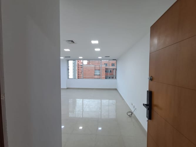 Oficina en arriendo en La Aguacatala, Medellín, 80 m² · foto 10 de 12