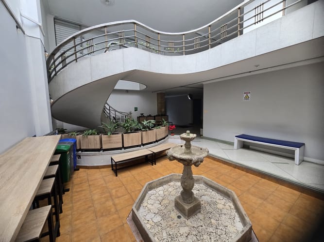Edificio en venta en Prado, Medellín, 968 m² · foto 2 de 17