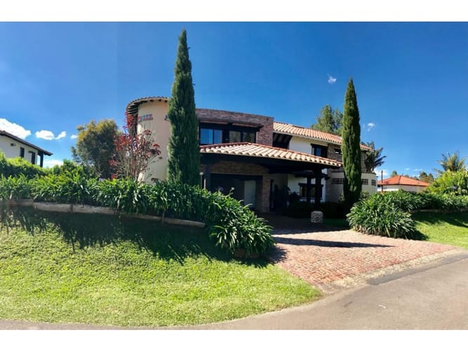 Casa de 4 alcobas en venta en Llano Grande, Rionegro, 430 m² · foto 4 de 22