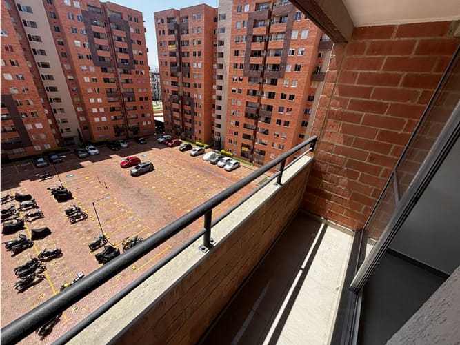 Apartamento de 3 alcobas en venta en Conjunto Residencial Ventura, Madrid, 63 m² · foto 2 de 16