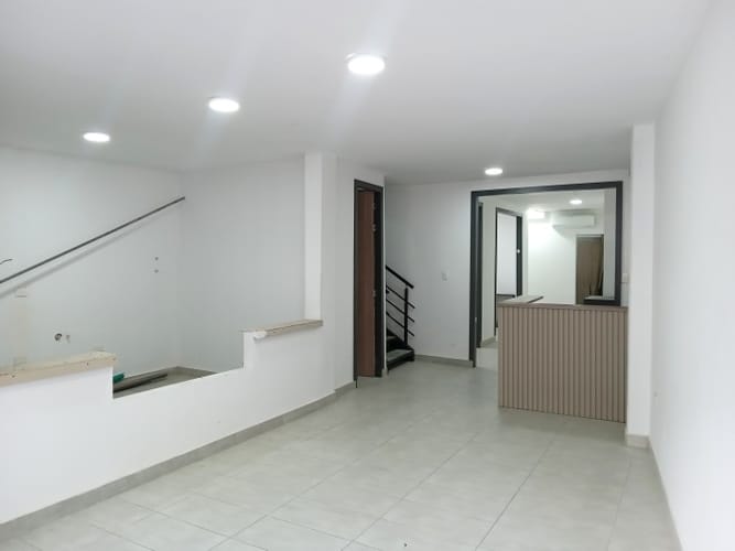 Edificio en arriendo en Cristales, Cali, 200 m² · foto 5 de 23