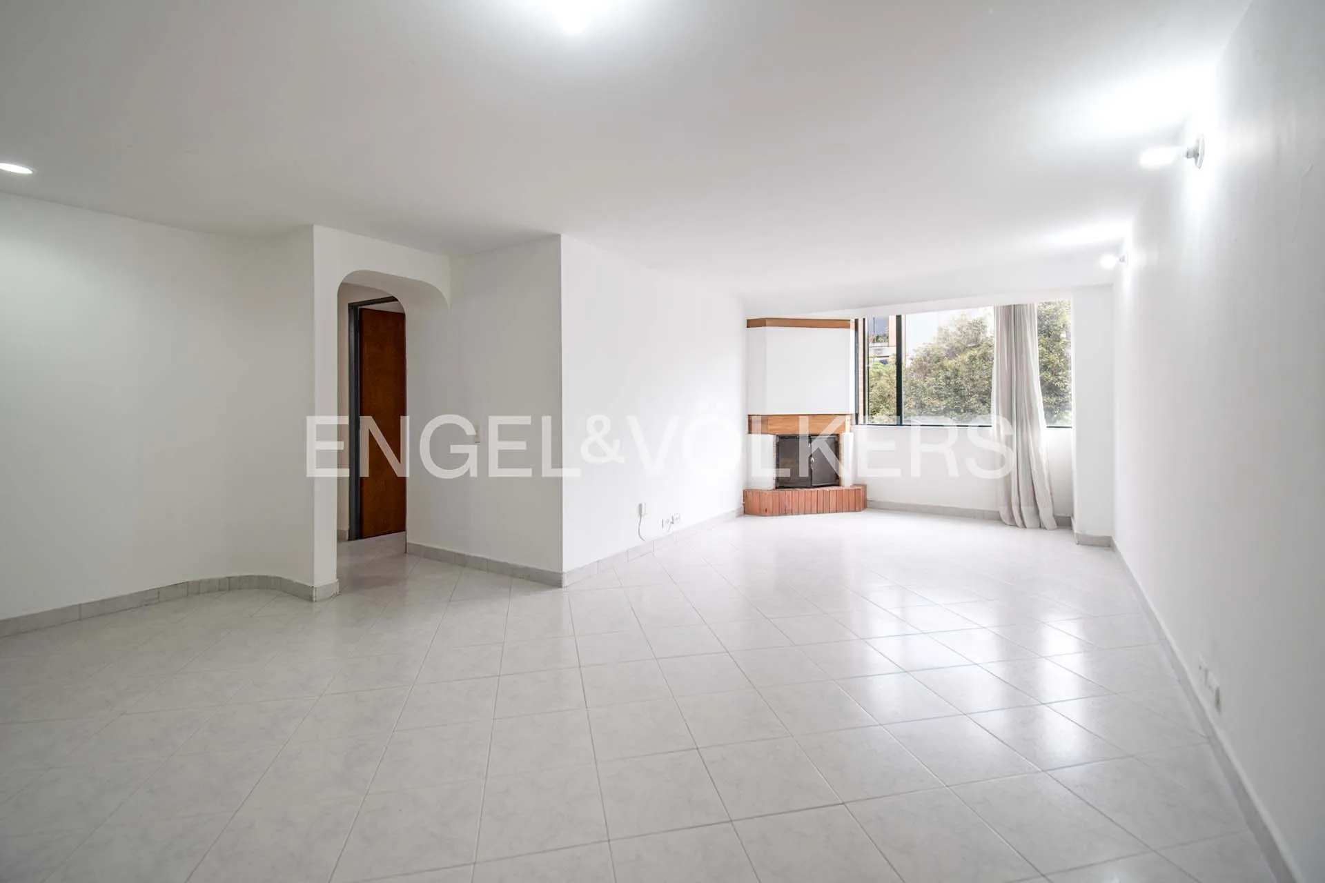 Apartamento en venta en Las Villas, Bogotá · foto 2 de 16