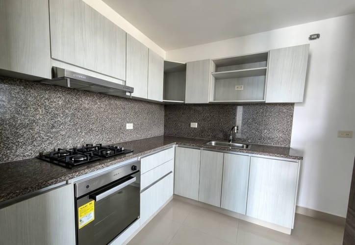 Apartamento de 3 alcobas en venta en Crespo, Cartagena, 107 m² · foto 4 de 17
