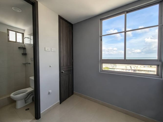 Apartamento de 3 alcobas en venta en Crespo, Cartagena, 107 m² · foto 7 de 17
