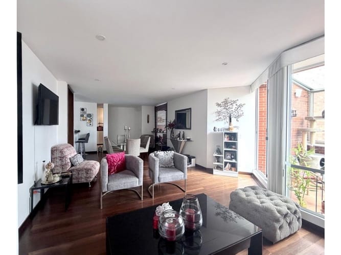 Apartamento de 3 alcobas en venta en Santa Barbara, Bogotá, 118 m² · foto 2 de 22