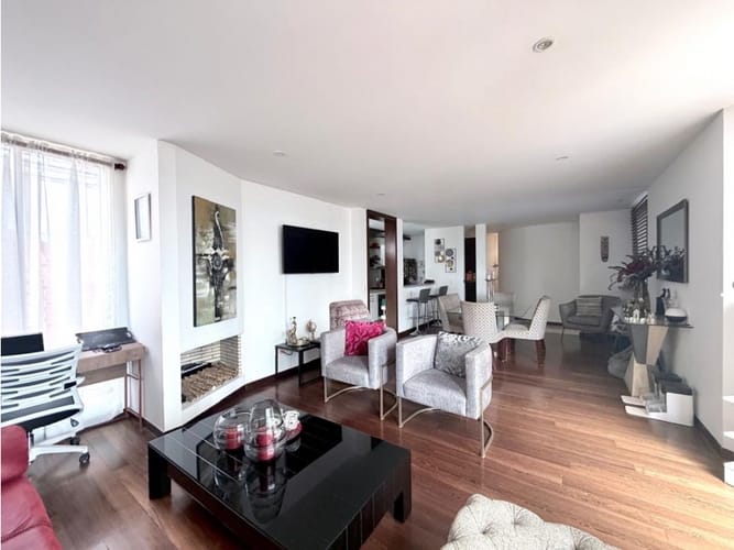 Apartamento de 3 alcobas en venta en Santa Barbara, Bogotá, 118 m² · foto 3 de 22