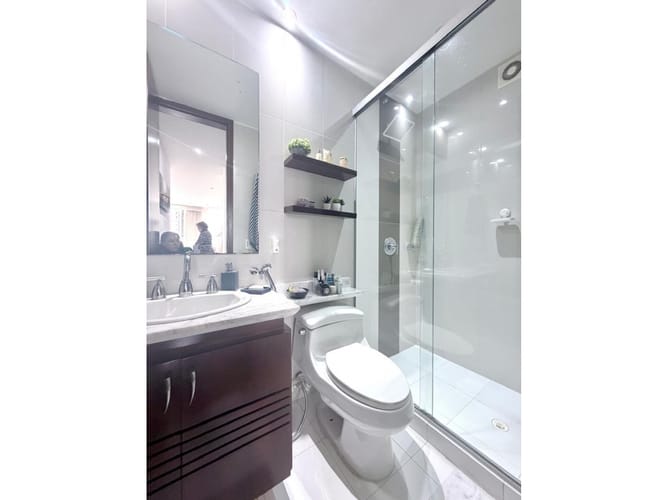 Apartamento de 3 alcobas en venta en Santa Barbara, Bogotá, 118 m² · foto 8 de 22