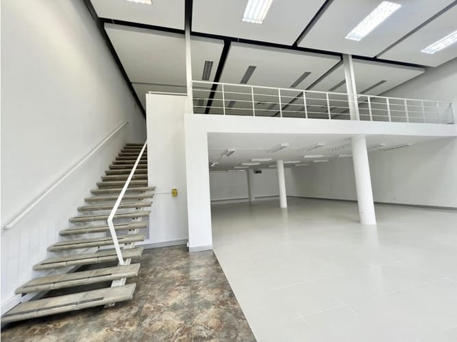 Local en arriendo en El Bosque, Cali, 450 m² · foto 7 de 12