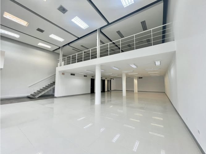 Local en arriendo en El Bosque, Cali, 450 m² · foto 9 de 12